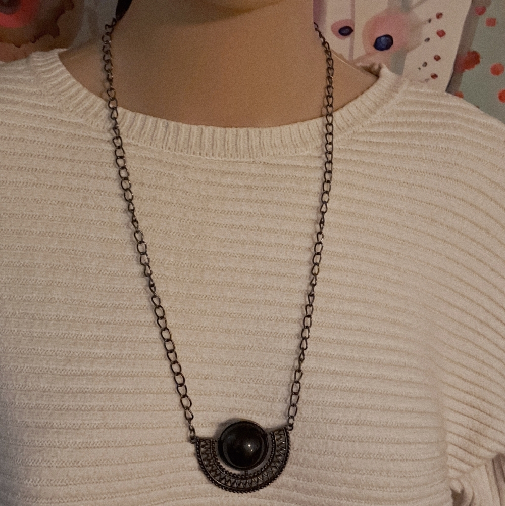 Elegant Black Pendant Necklace